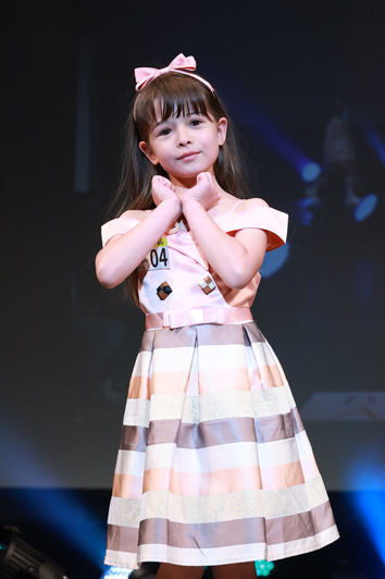 ノエミちゃん（7歳）
