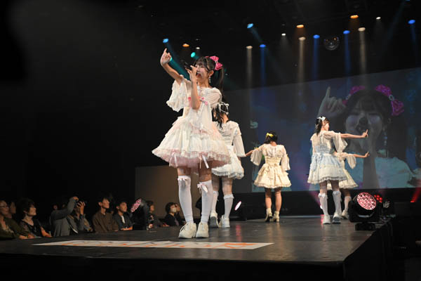 アイドルグループ Make up Harmony ステージ