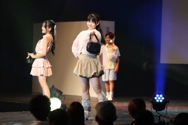 モデル専門コースファッションショー01