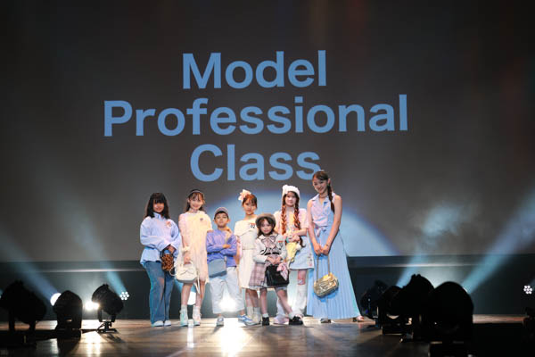 モデル専門コースファッションショー02